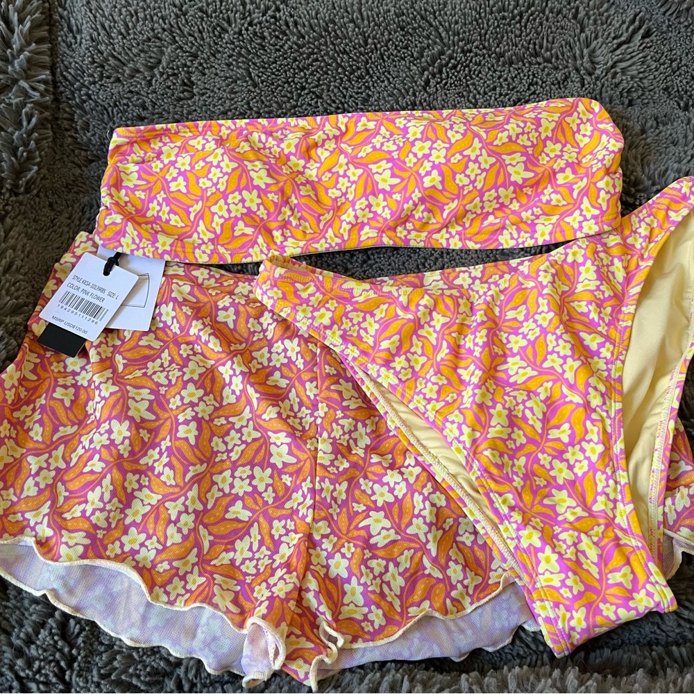 NWT Kendall and Kylie 3 Piece Swim Set size Large